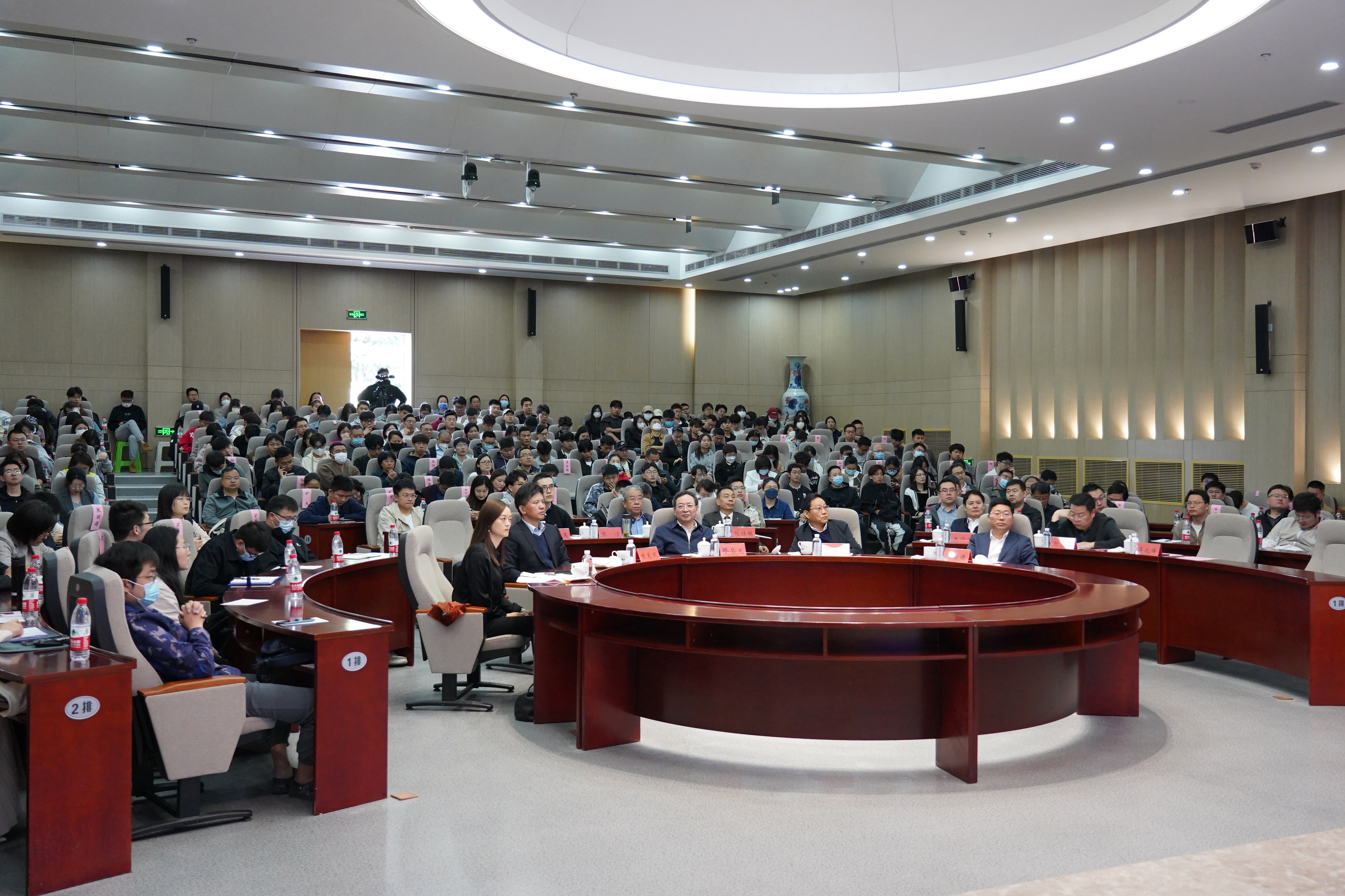绿色建筑与建筑文化高峰论坛在江苏建院举办，建筑业发展新机遇引热议
